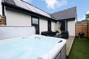 Hoxne Cottages - Sunflower Cottage with private hot tub